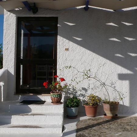 Apartmán Stefanos Garden Arménoi Pokoj fotografie