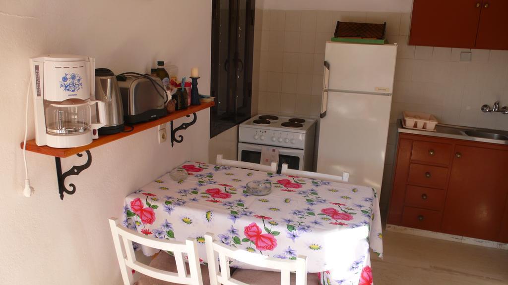 Apartmán Stefanos Garden Arménoi Pokoj fotografie