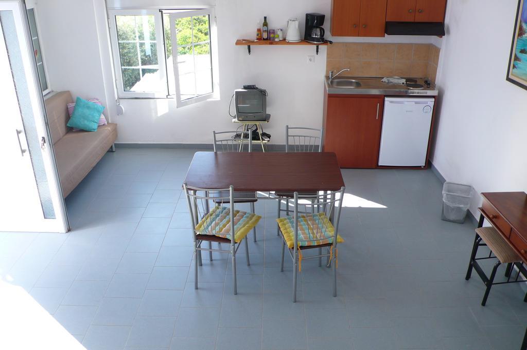 Apartmán Stefanos Garden Arménoi Pokoj fotografie