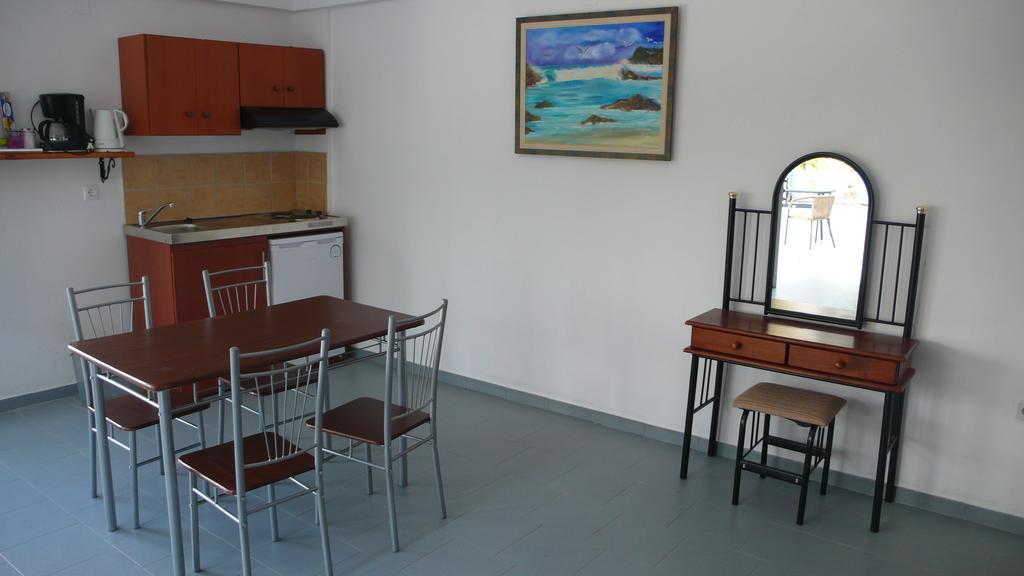 Apartmán Stefanos Garden Arménoi Pokoj fotografie