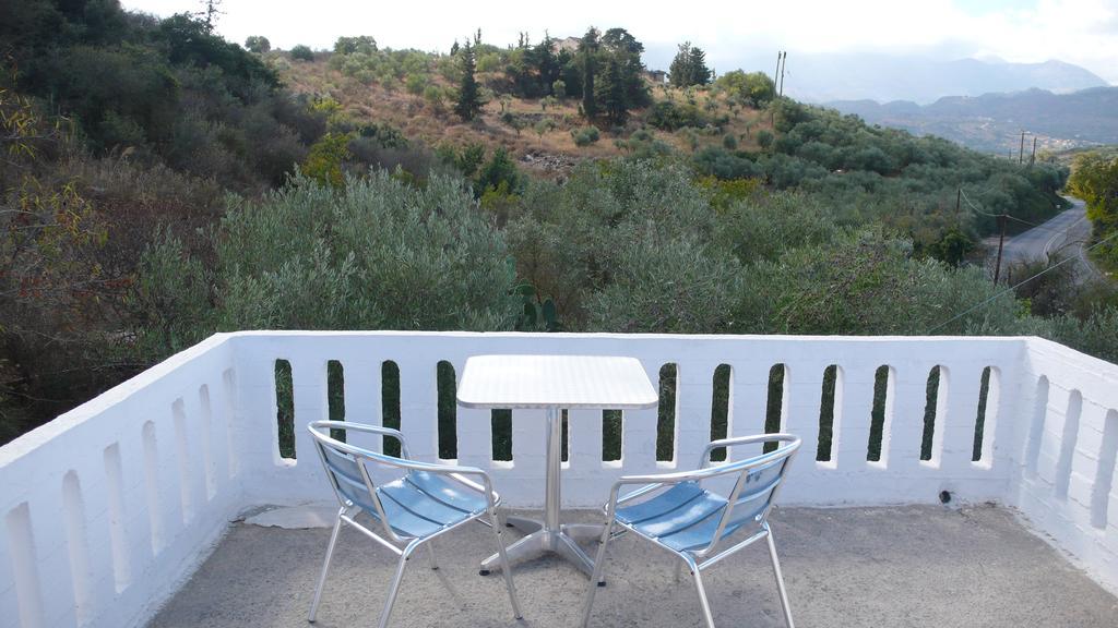 Apartmán Stefanos Garden Arménoi Pokoj fotografie
